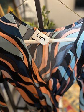 Leota Abstract Print Wrap Dress Size Small